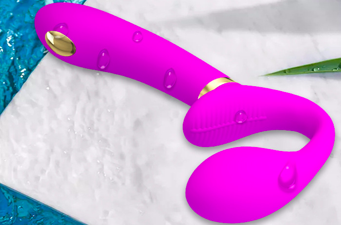 Dương vật giả 2 đầu Pretty Love Thunderbird rung sốc điện sạc tiện lợi